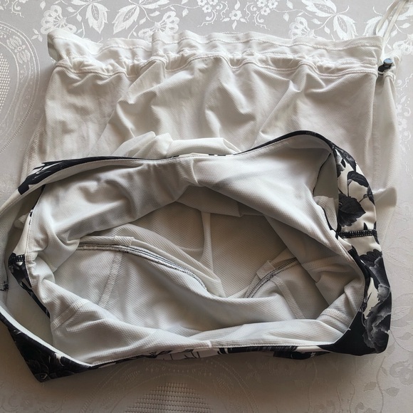 Lululemon Athletica Brisk Bloom Tame Me White/Black Tank-Top Women’s Size 6 - Picture 8 of 16